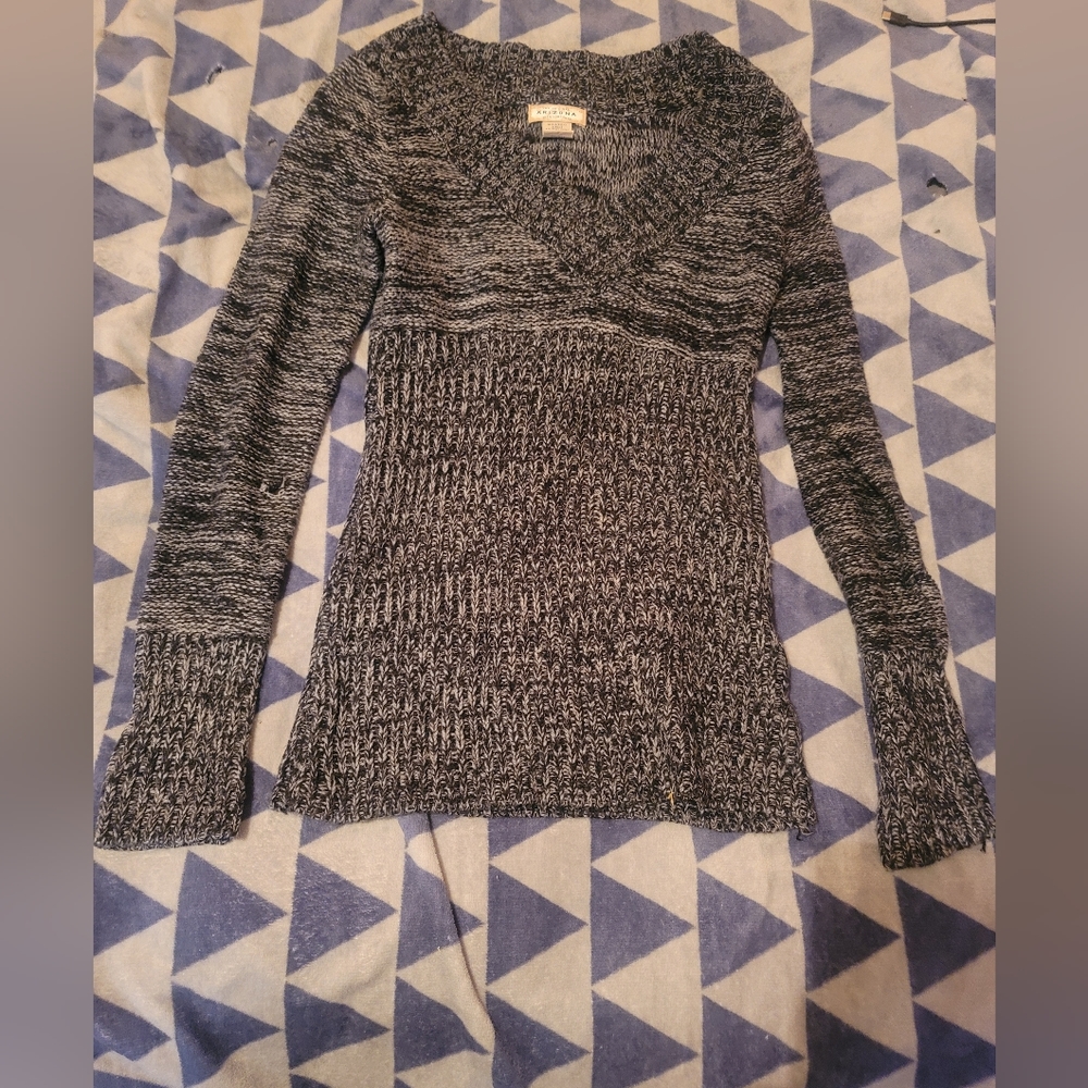 Women's Black long sleeve sweater